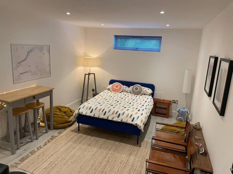 The Den - Your Cosy Sleepover Space Сент-Филланс Экстерьер фото
